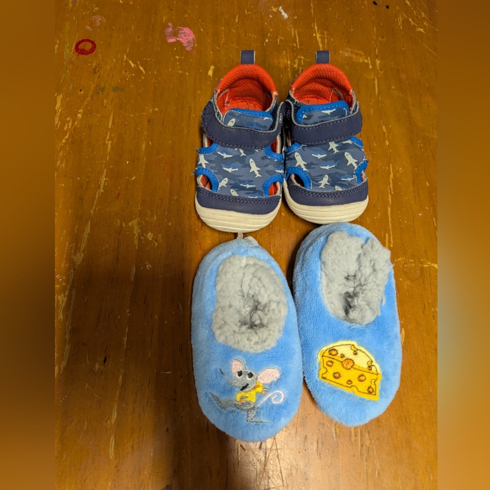 Toddler Shoe Lot Size 4 Shark Sandals Slippers Pair Of 2